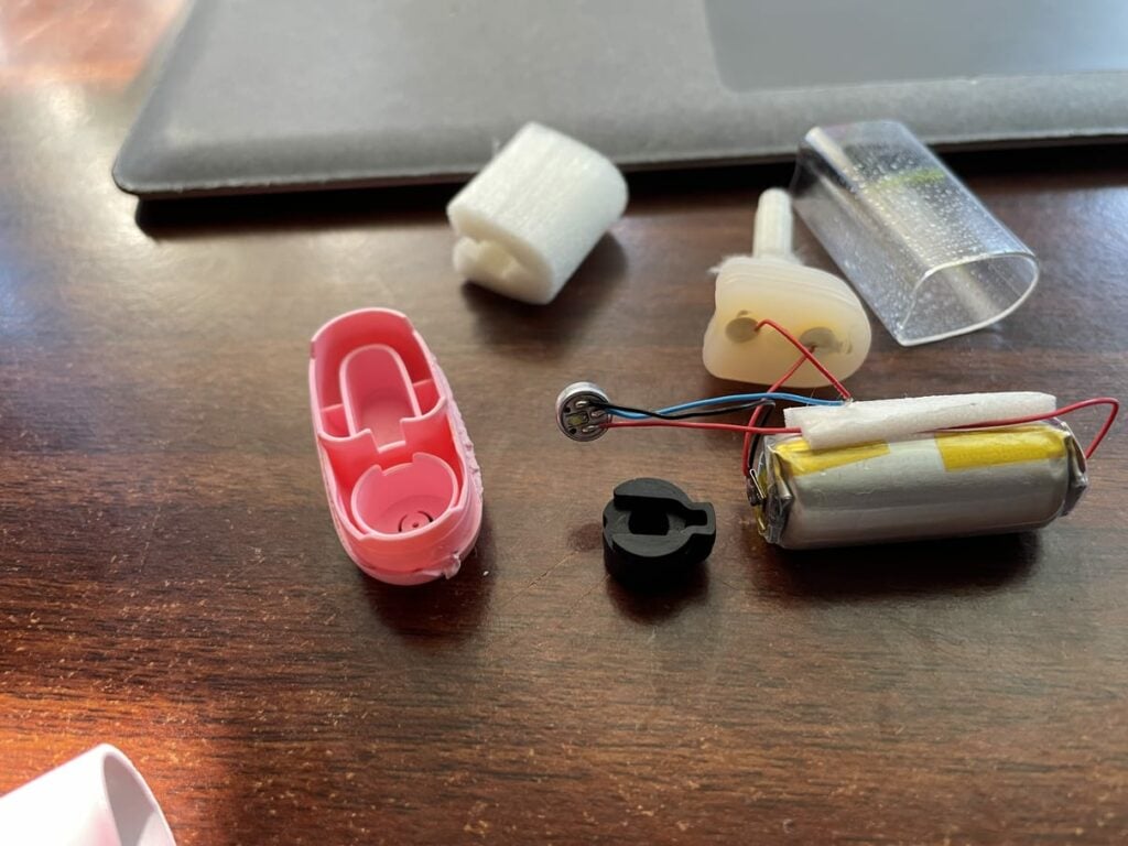 CLOSE UP OF LOST MARY MICROPHONE/DRAW MECHANISM