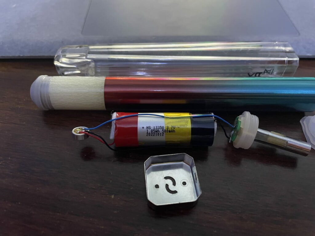 PHOTO OF THE GEM CRYSTAL BATTERY
